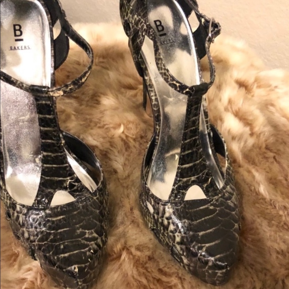 Snake like skin designer shoes